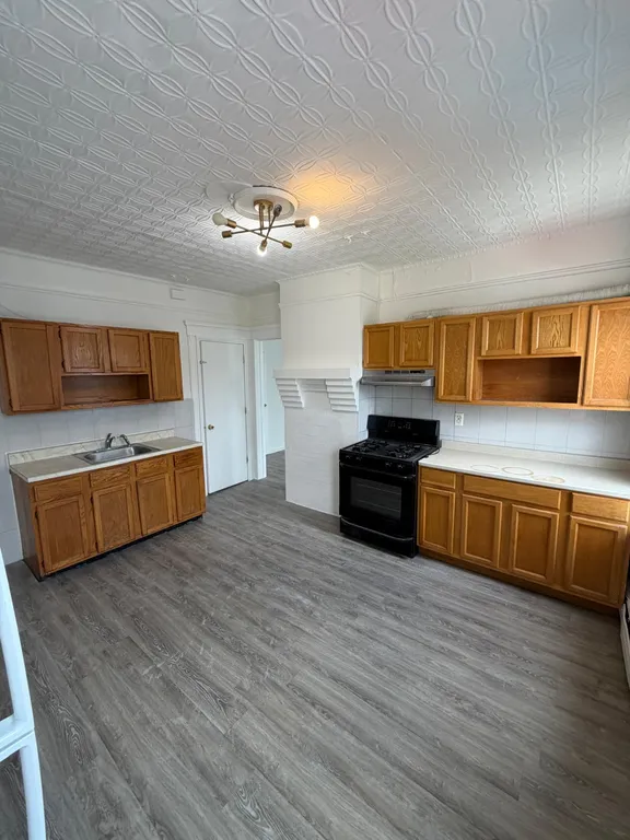 3 Bedrooms at 647 Montgomery St #2, Elizabeth NJ — photo 1