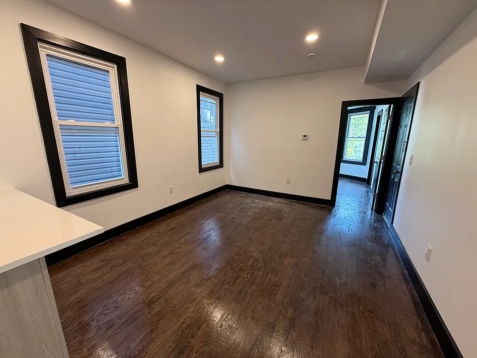 4 Bedrooms at 459 S 14th St #2, Newark NJ — photo 5