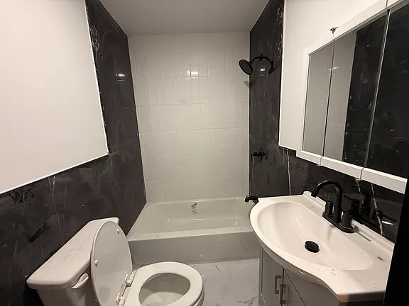 4 Bedrooms at 459 S 14th St #2, Newark NJ — photo 2