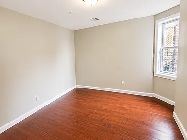 4 Bedrooms at 96 Eaton Pl #3L, East Orange NJ — photo 2