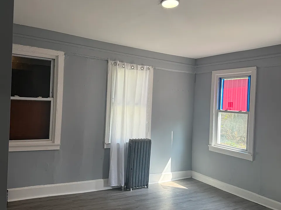 4 Bedrooms at 74 Baldwin Ave #1R, Newark NJ — photo 5
