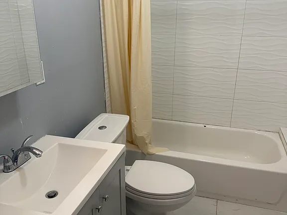 4 Bedrooms at 74 Baldwin Ave #1R, Newark NJ — photo 2