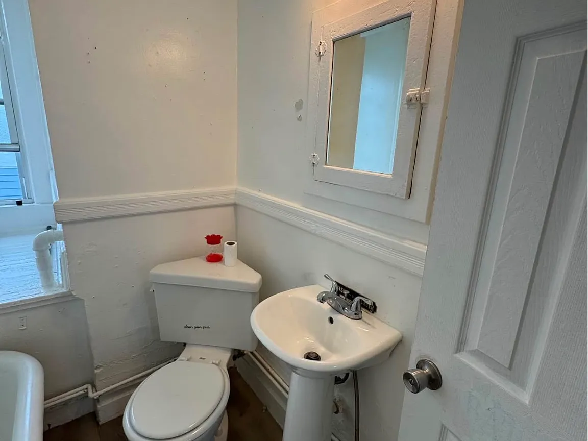1 Bedroom at 425-427 3rd Ave #3, Elizabeth NJ — photo 2