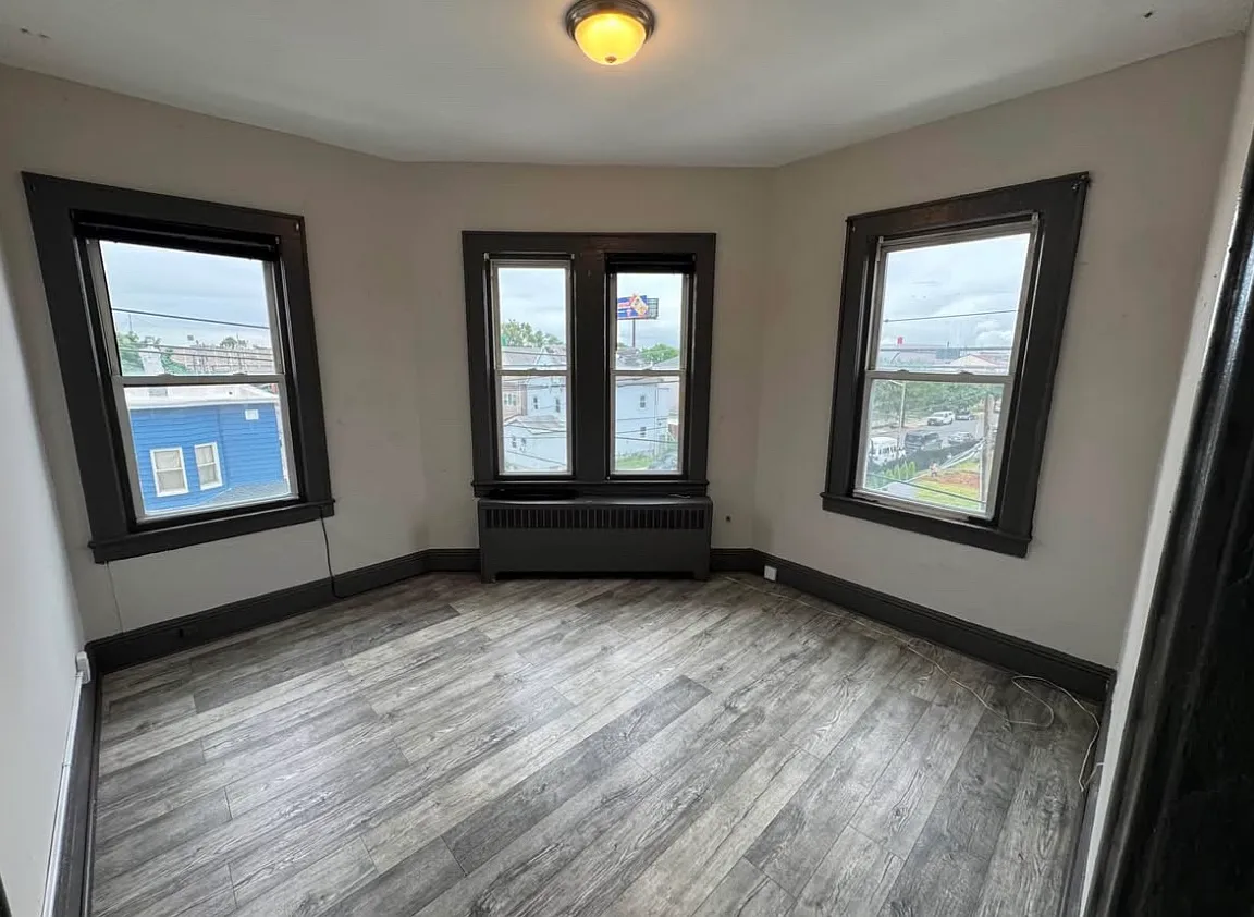 1 Bedroom at 425-427 3rd Ave #3, Elizabeth NJ — photo 3