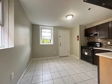 4 Bedrooms at 96 Eaton Pl #1L, East Orange NJ — photo 5