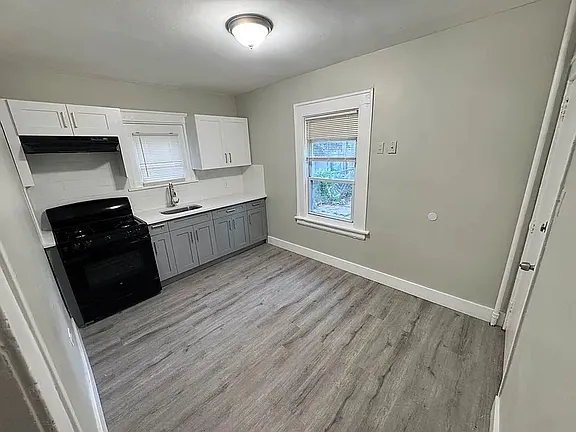 4 Bedrooms at 148-150 Norwood St #1, Newark NJ — photo 1