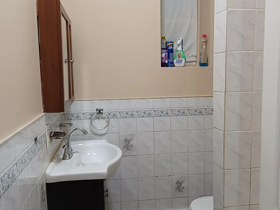 1 Bedroom at 308 Broadway #1, Paterson NJ — photo 2